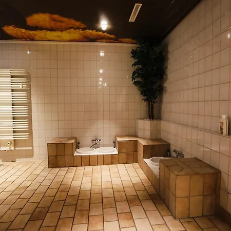 Superior 581, Mit Sauna & Schwimmbad